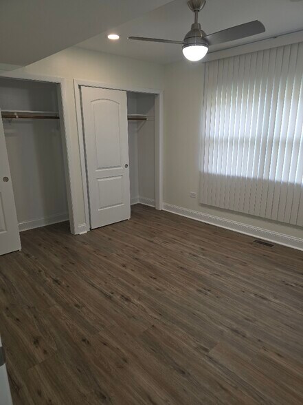 Building Photo - 826 E Capri Dr