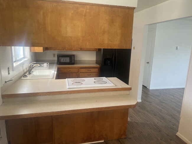 Building Photo - 680 Moonlite Dr