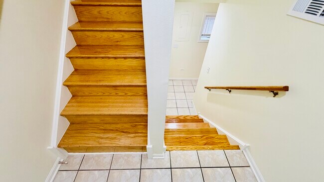 Building Photo - 356 W 31st St