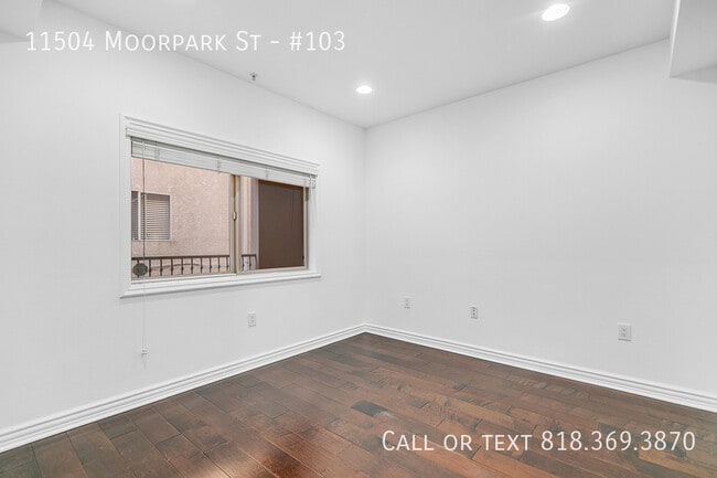 Building Photo - 11504 Moorpark St