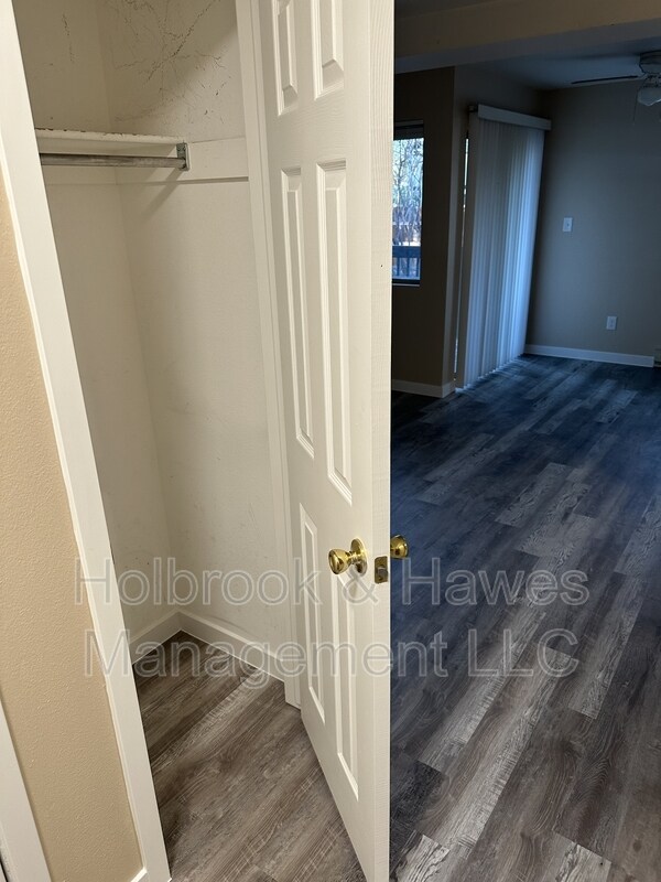 Building Photo - 4531 Boardwalk Dr