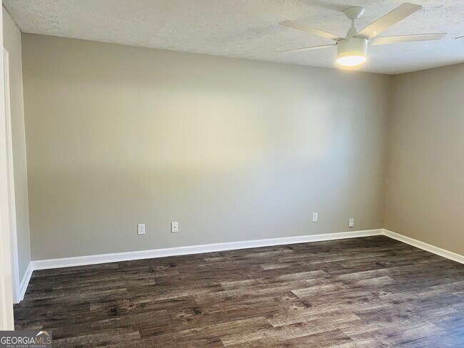 Building Photo - 2890 Garnet Way