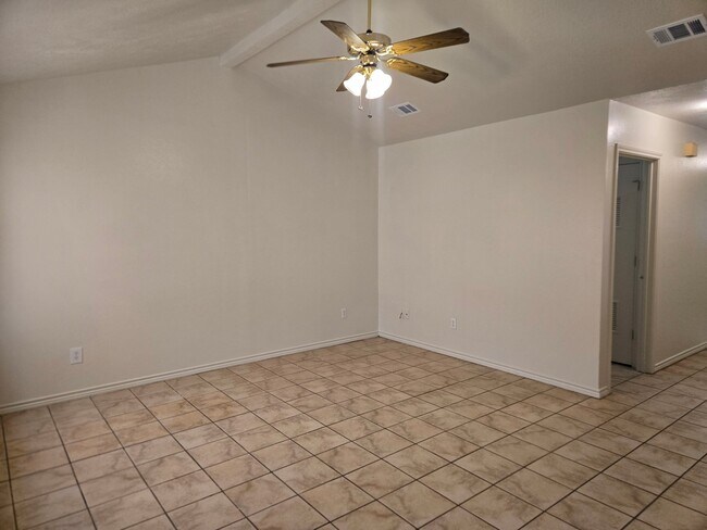Building Photo - 1700 Dexter Dr S