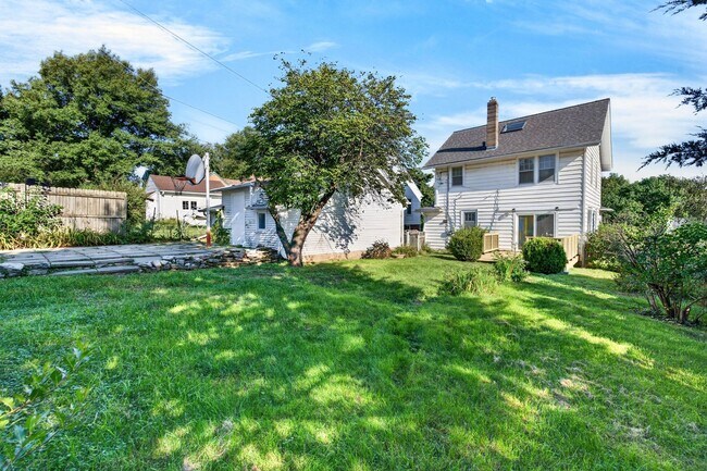 Building Photo - 4417 Poppleton Ave