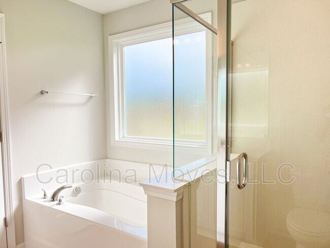 Building Photo - 121 Braxton Dr