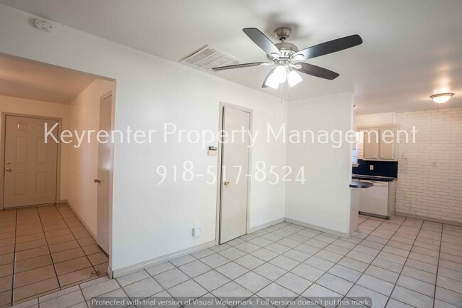 Building Photo - 3 Bed | 1.5 Bath in Collinsville!