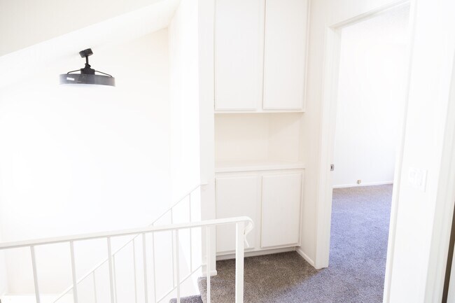Building Photo - 215 Blackfoot Ln
