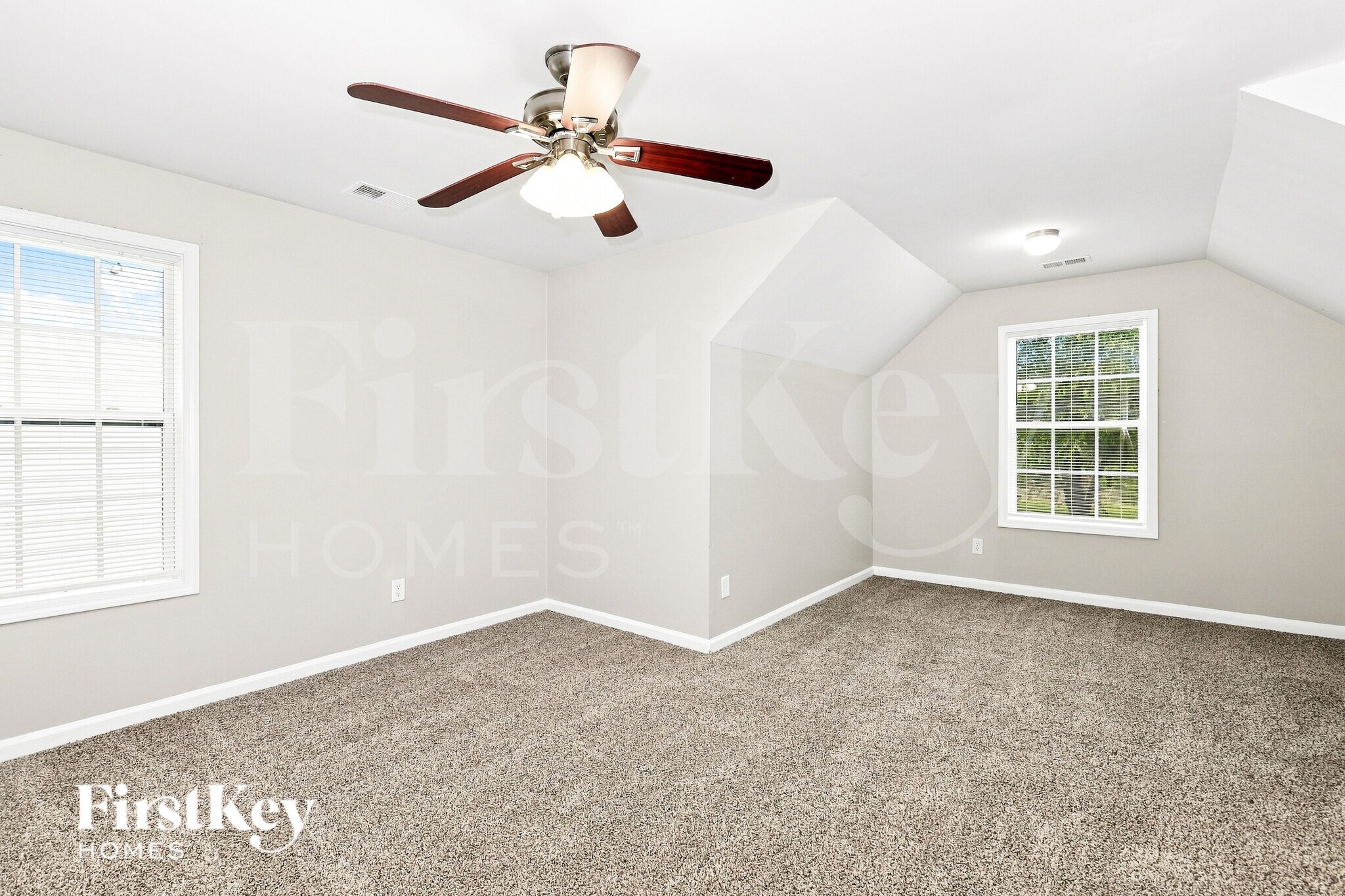 Building Photo - 1009 Serene Lake Dr