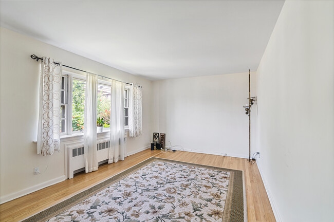 Building Photo - 479 Park Ave