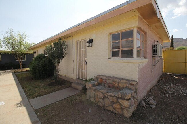 Building Photo - 3900 Flory Ave