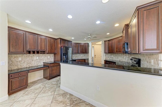 Building Photo - 5200 Manorwood Dr