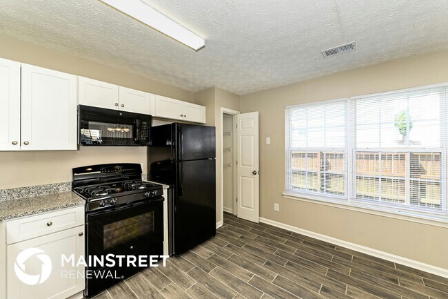 Building Photo - 340 Meadowridge Dr