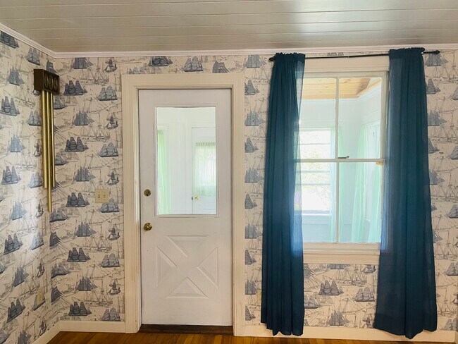 Building Photo - 38 Church St