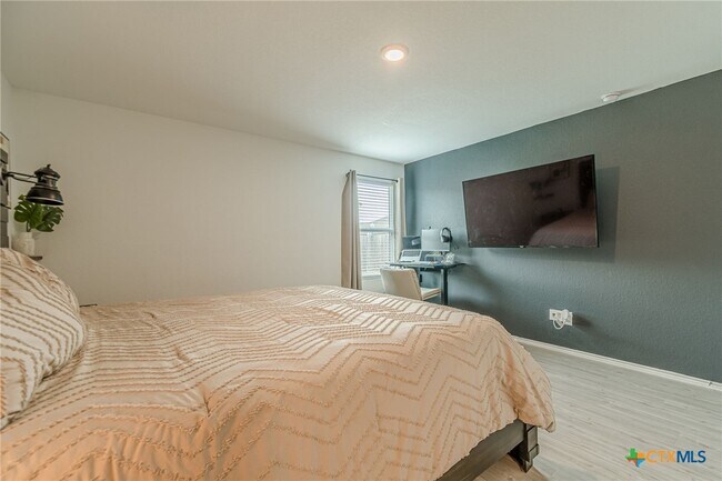 Building Photo - 5824 San Geronimo