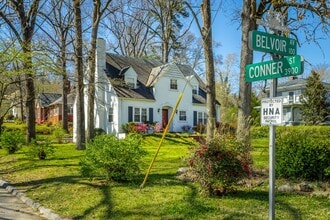 Building Photo - 3 Bedroom 2 Bath Classic
