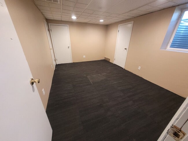 Building Photo - Beautiful home with attached garage and great yard!