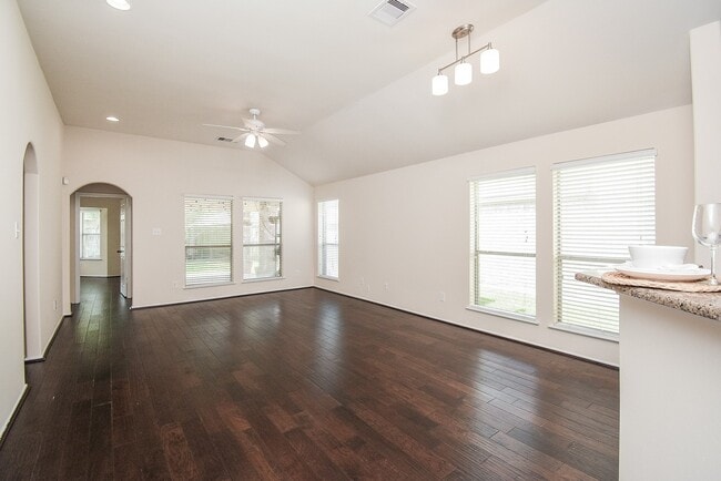 Building Photo - 13014 Southern Creek Dr