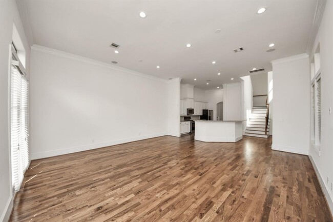 Building Photo - 5809 Kiam St