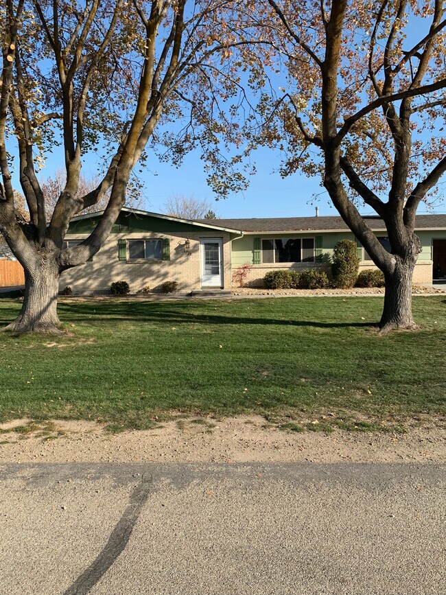 Building Photo - 6320 Shandee Dr
