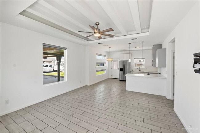 Building Photo - 12 W Marlin St