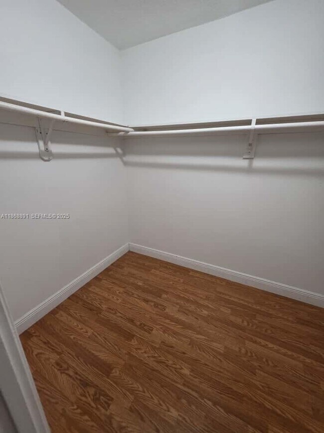 Building Photo - 1710 NE 191st St