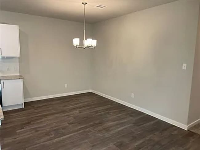 Building Photo - 9807 Grosbeak Ln