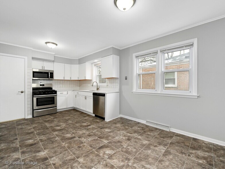 Building Photo - 14341 Dobson Ave