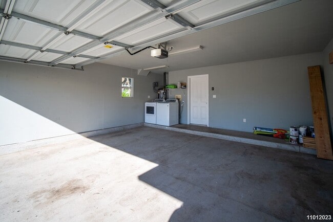 Building Photo - $3900 | 3br/2.5ba Townhome in Fairway's Edge (Ewa Beach) Kaioli Street, Ewa Beach, HI 96706