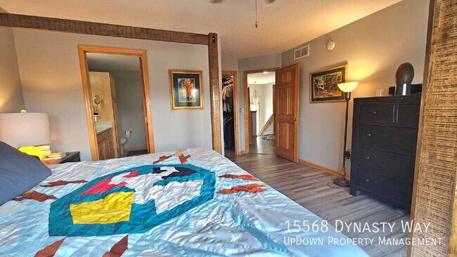 Building Photo - 15568 Dynasty Way