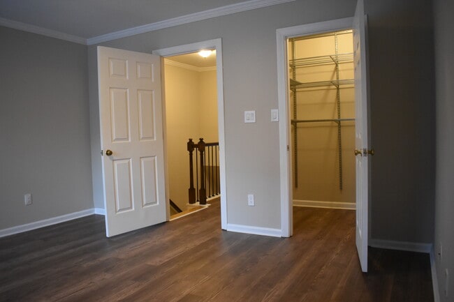 Building Photo - 23 Mt Vernon Cir