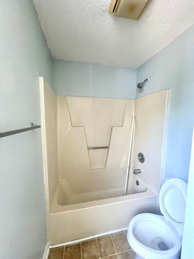 Building Photo - 1BR Central College Rd across from UNCW. C...