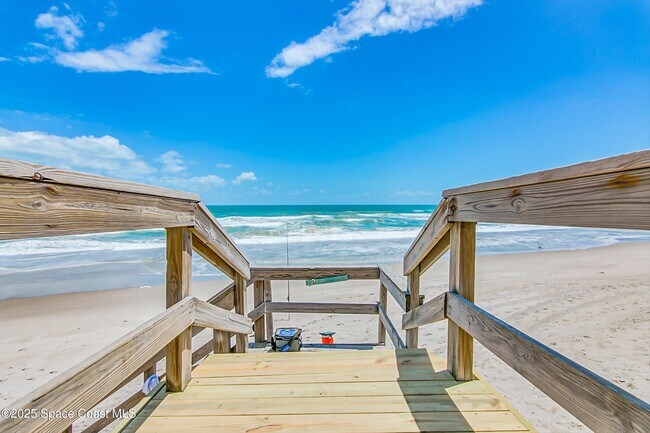 Building Photo - 216 3rd Ave