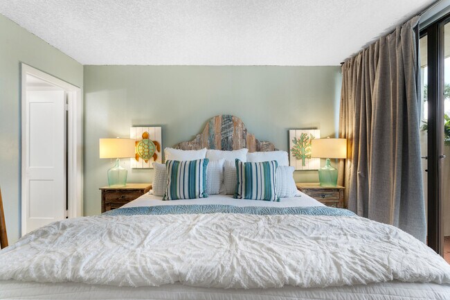 Building Photo - 225 S Beach Rd