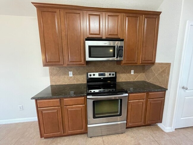 Building Photo - Nice Home in Mansfield ISD