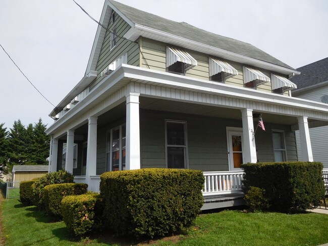 Primary Photo - 122 Clayton Ave