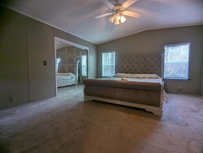 Building Photo - 2 Bedroom 2 Bathroom Home for RENT, Furbabies Welcome!