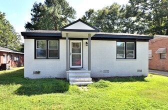 Building Photo - 417 Dexter St