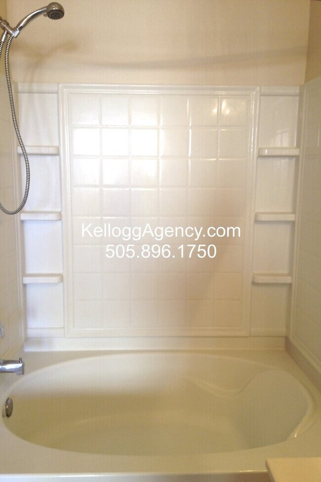 Building Photo - COMING SOON - 3 Bedroom in Cabezon Subdivi...