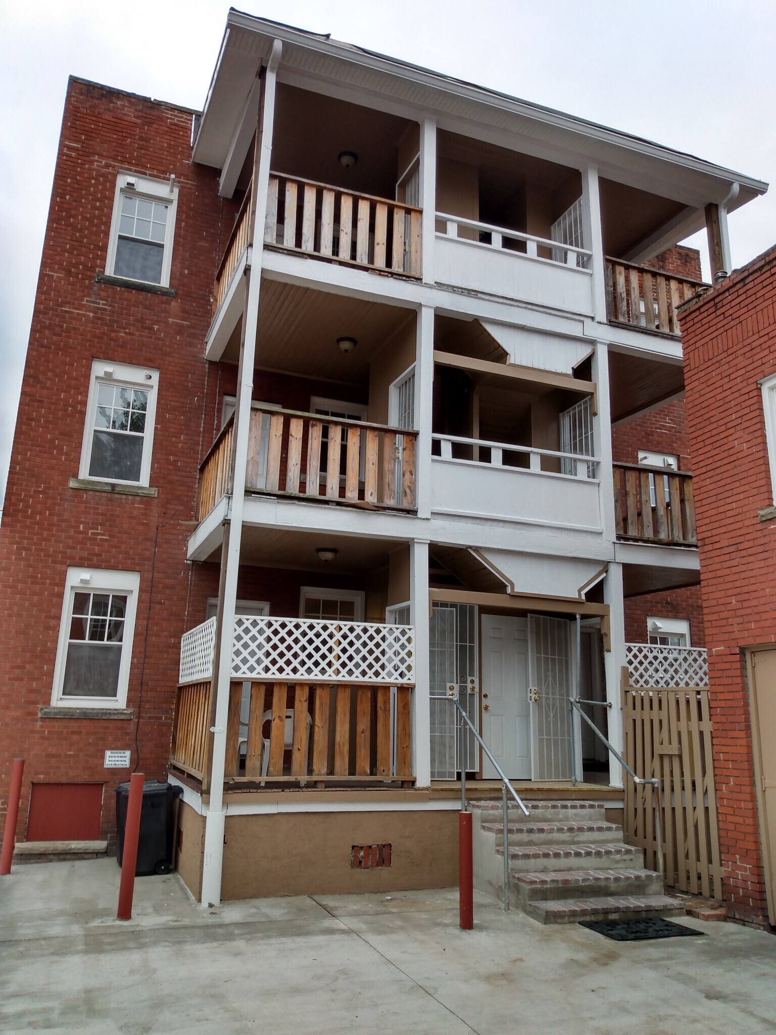 Rear of building - 1632 Virginia St E