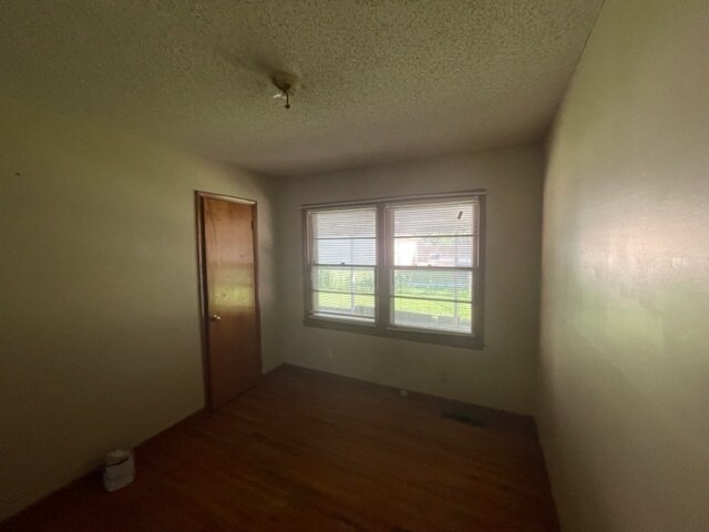 Building Photo - 1507 N Gow St