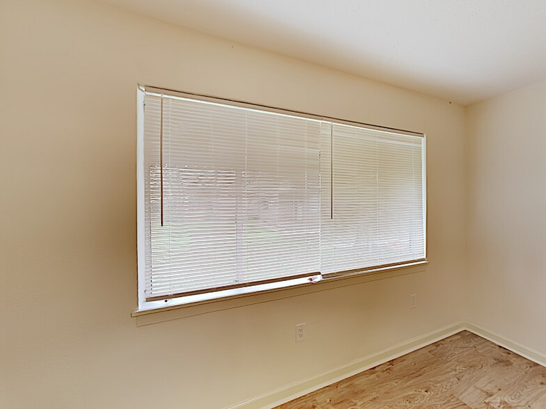 Building Photo - 2065 15th Ave