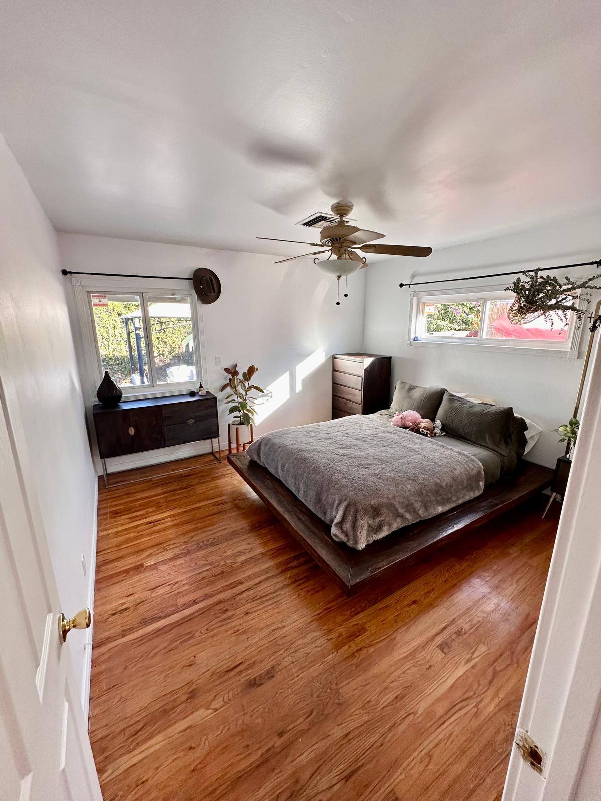 Primary bedroom - 6500 Whitaker Ave