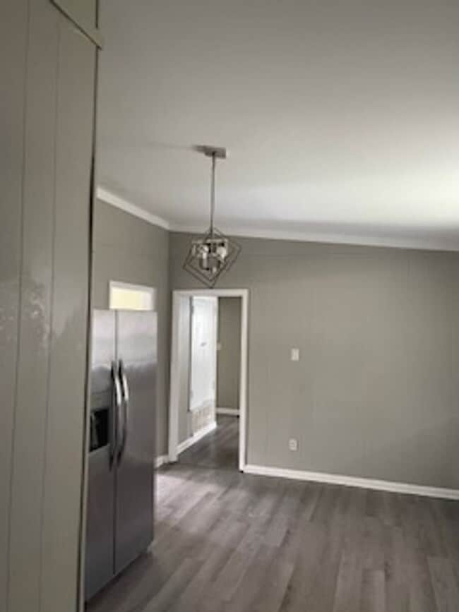 Building Photo - 120 Emerite Dr