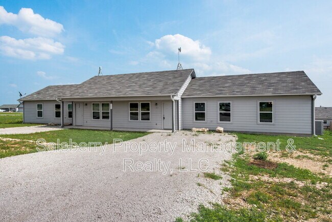 Building Photo - 168 Private Rd 2202