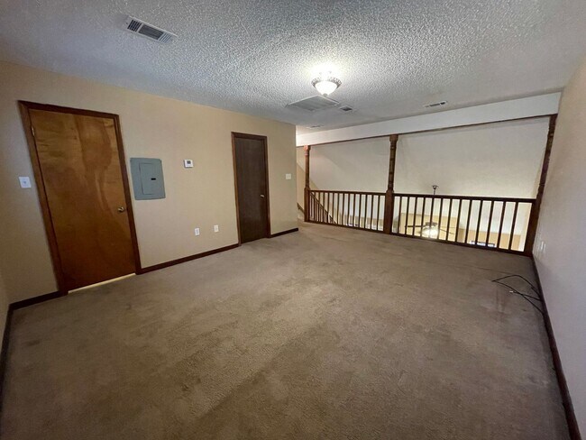 Building Photo - Townhouse: Old Jefferson
