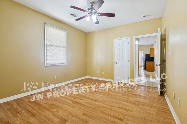 Building Photo - 2522 N Tonti St
