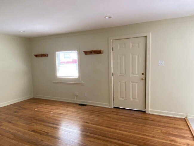 Primary Photo - 525 Green St