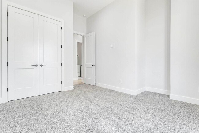 Building Photo - 2310 Campbell Rd