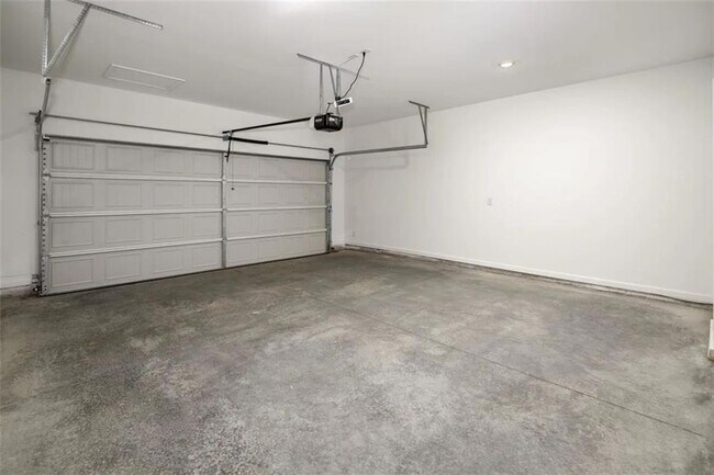 Building Photo - 1515 Wellston Dr