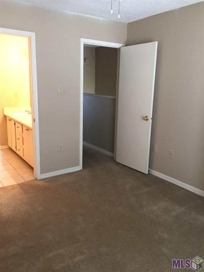 Bed Room entry - 1718 Brightside Dr